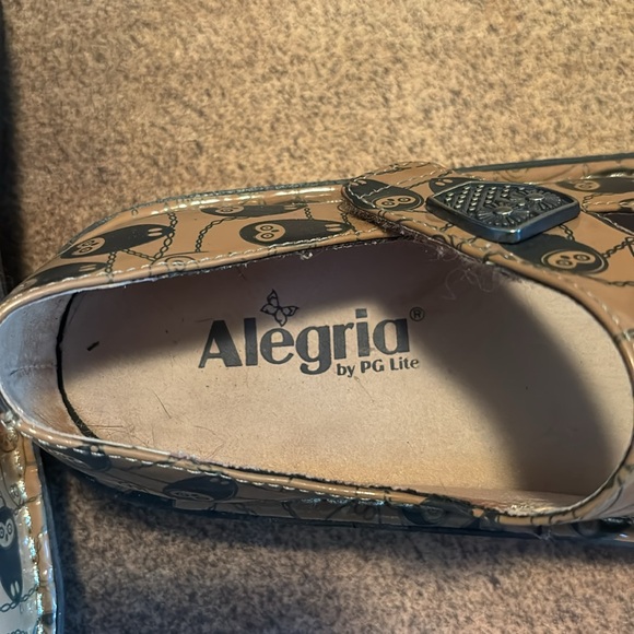 Algeria Mary Jane’s - Picture 2 of 4